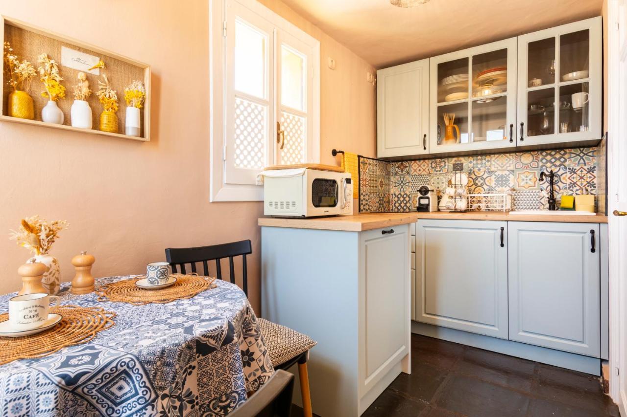 Charming Tower House With Amazing Sea Views Hébergement de vacances Marbellac