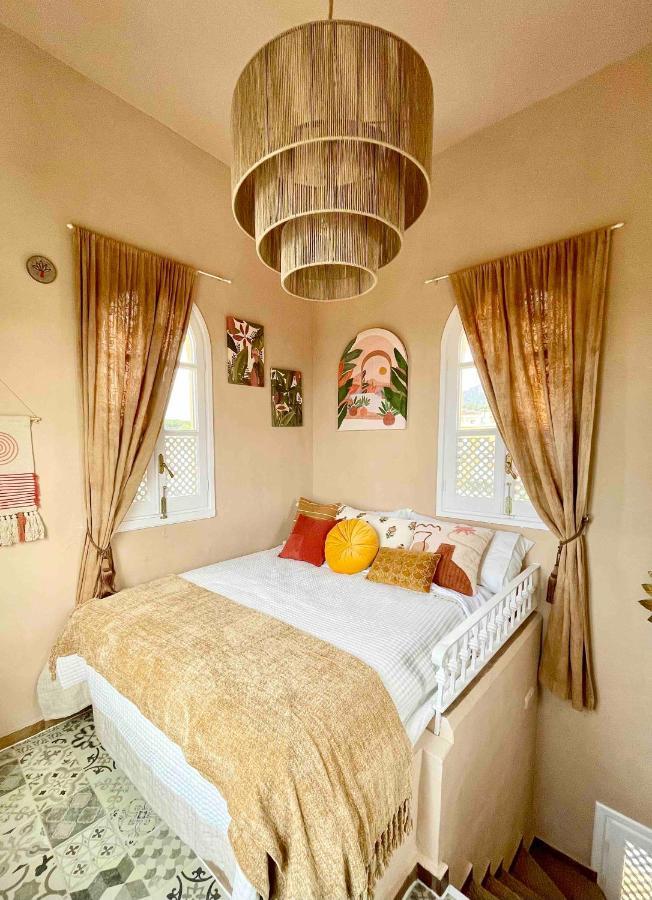 Charming Tower House With Amazing Sea Views *